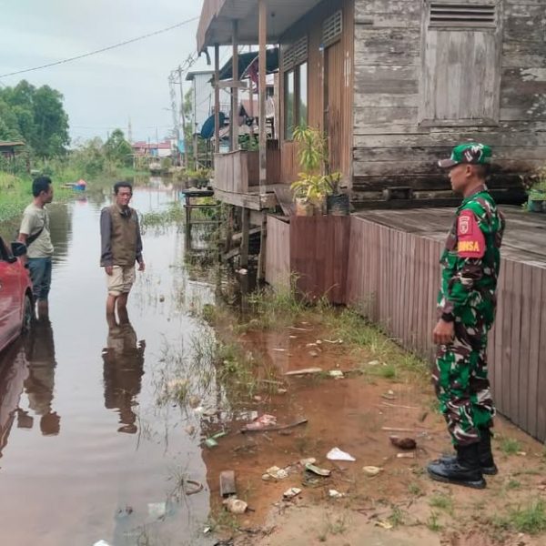 Camat Kota Bangun Tinjau Langsung Lokasi Banjir di Desa Kota Bangun Ulu dan Desa Liang
