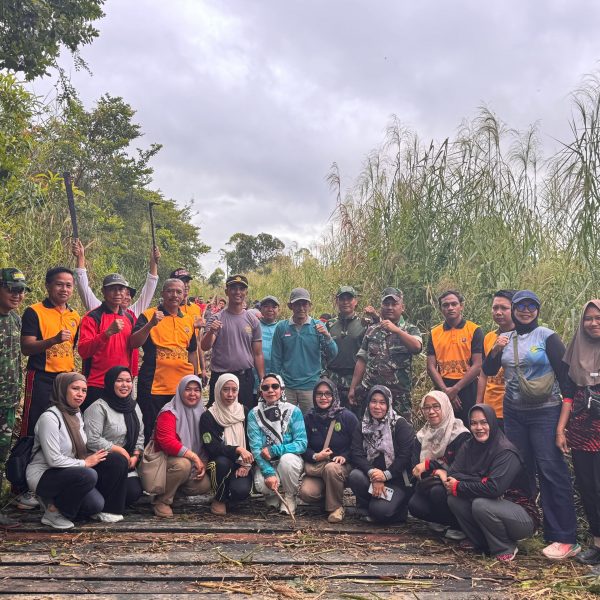 Gotong Royong Buka Akses Jembatan KBI–Liang Ulu