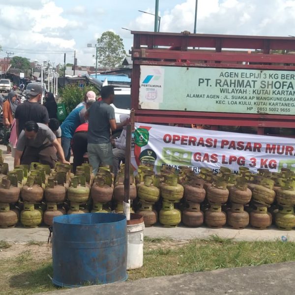 Disperindag Kukar Gelar Operasi Pasar Murah LPG 3 Kg di Kota Bangun