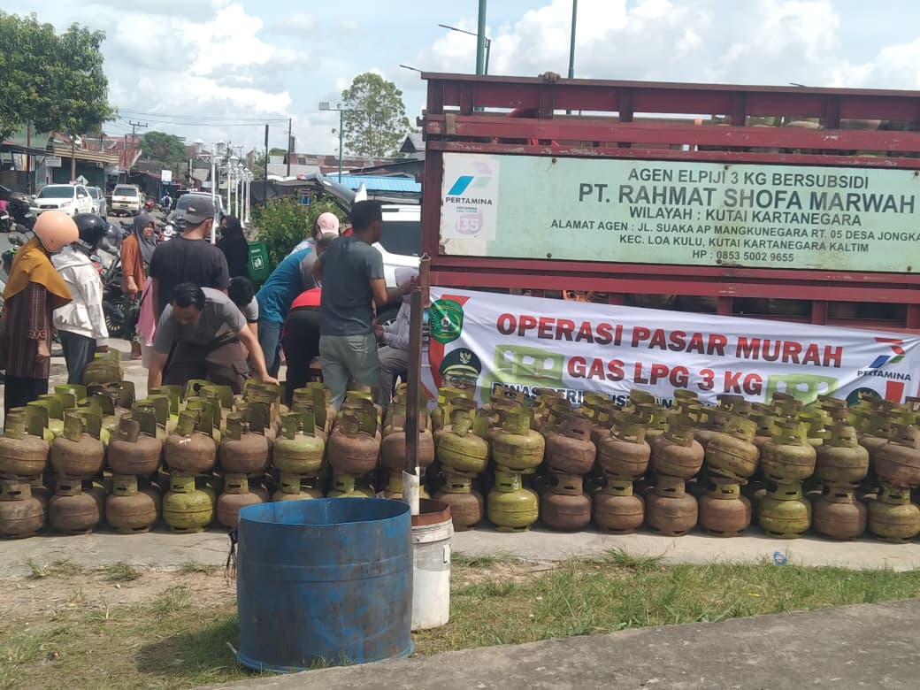 Disperindag Kukar Gelar Operasi Pasar Murah LPG 3 Kg di Kota Bangun