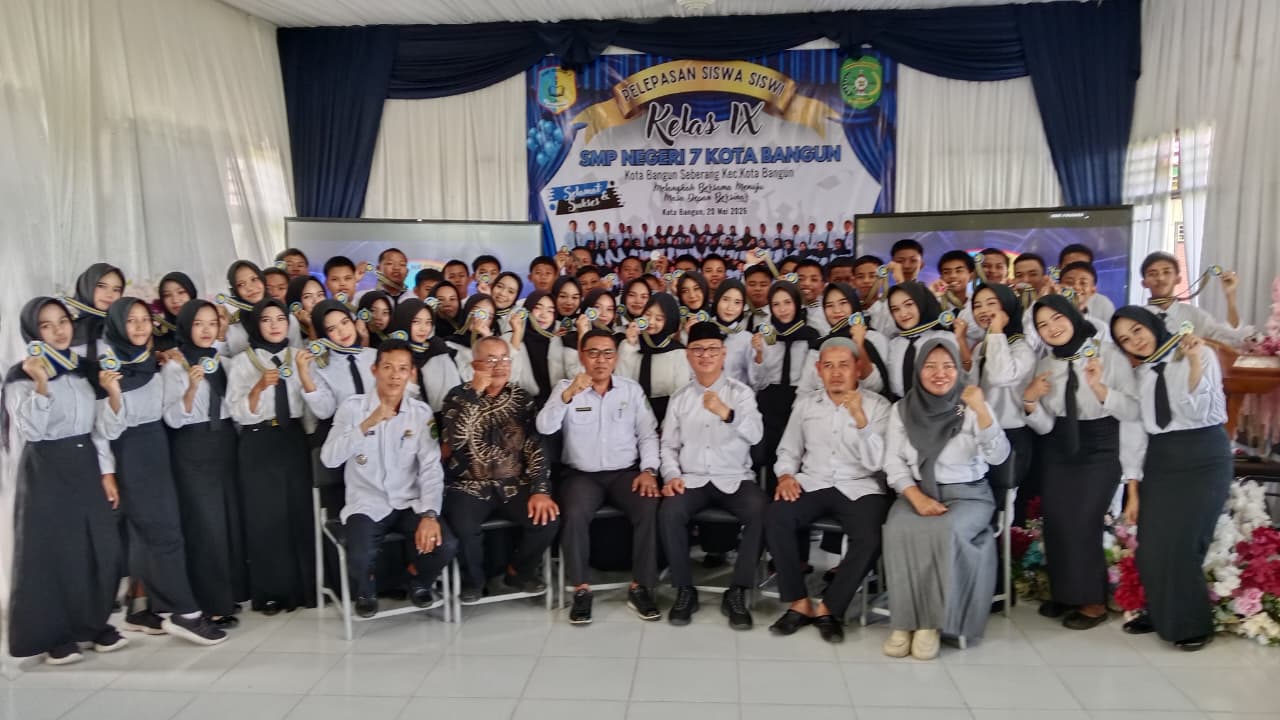Sekcam Kota Bangun Hadiri Perpisahan Siswa SMP 7 Kota Bangun Seberang