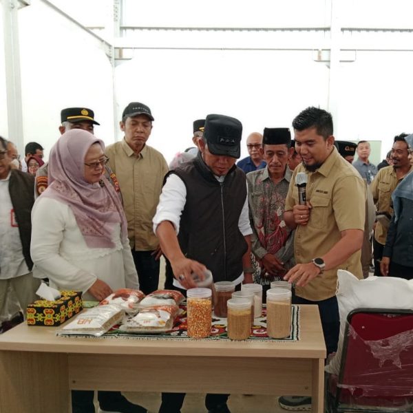 Gubernur Kaltim Resmikan Pabrik Pakan Ternak Desa Loleng