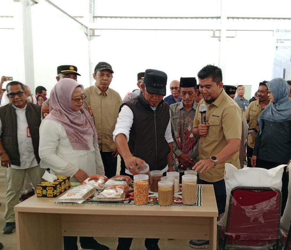Gubernur Kaltim Resmikan Pabrik Pakan Ternak Desa Loleng